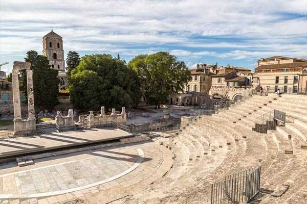 Annuaire des théâtres à Arles